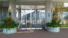 今年も椿会・野菊の会の方々により、立派な門松ができました。良い年を迎えられそうです！