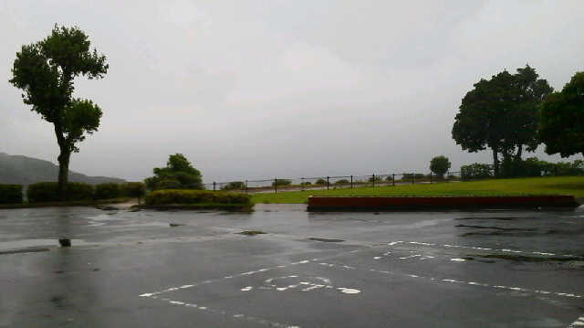 霧も深く様々な注意が必要です。ご心配おかけしております。ご報告です。椿ヶ丘荘におけるデイサービス・配食サービス・施設サービス・施設での受診と問題なく遂行できております。ありがとうございます。ただ、一次予防事業の生涯元気事業はお休みさせていただきました。 